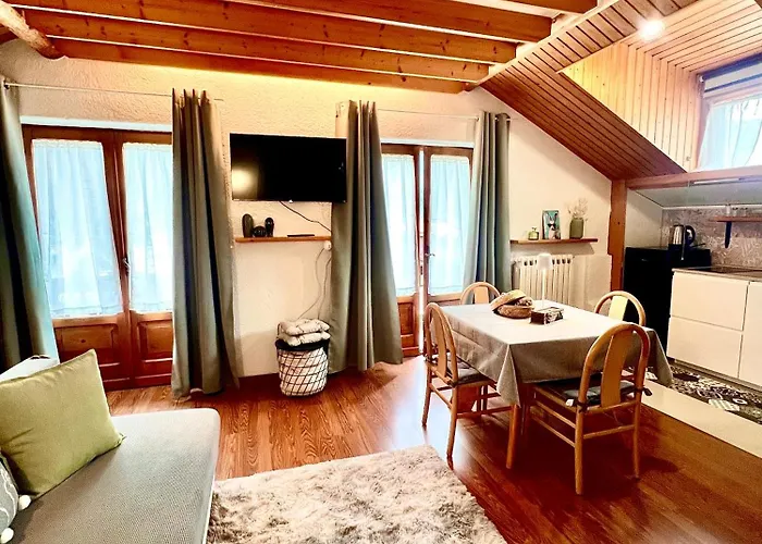 Apartman Tana Bianconiglio - Between The Center And The *